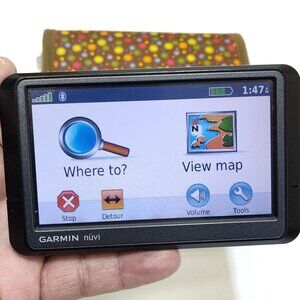 Garmin nüvi 265W GPS 4.3-Inch Touchscreen Preloaded Maps Bluetooth w/ Carry Case